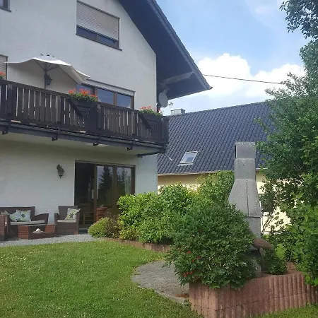 Cozy Apartment In Nohn With Terrace Garden Bbq Zewnętrze zdjęcie